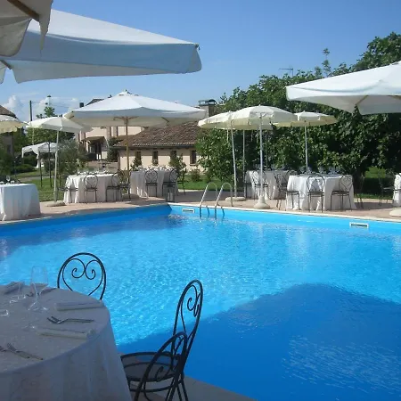 Hotel La Rocchetta Monestirolo