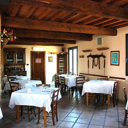 Hotel La Rocchetta 2*