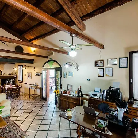 Hotel La Rocchetta 2*