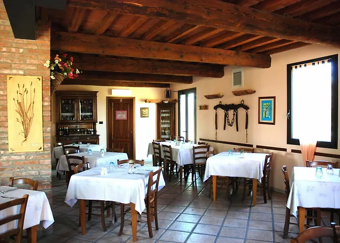 Hotel La Rocchetta 2*