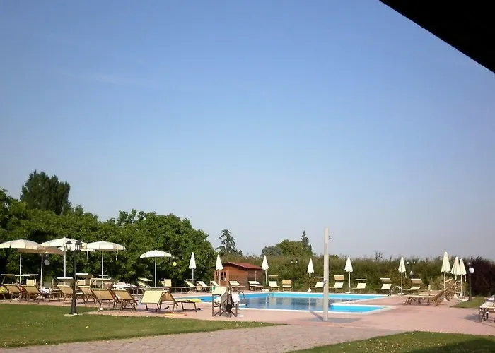 Hotel La Rocchetta 2*